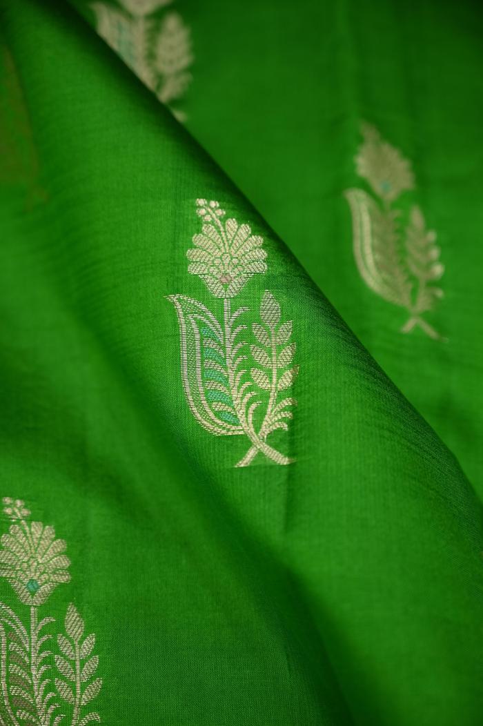 Mehandi Colour Raw Mango Silk Saree